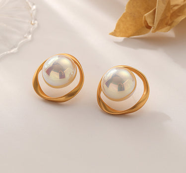 Gold Hoop Pearl Earring